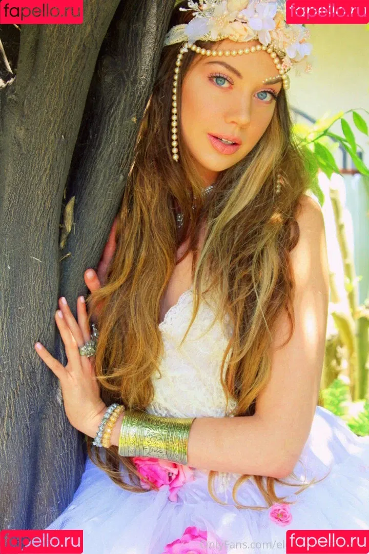 Elenakoshkaxoxo Onlyfans Photo Gallery 