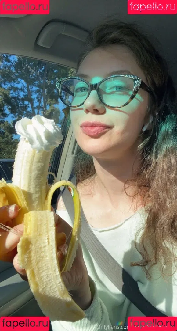 Elenakoshkaxoxo Onlyfans Photo Gallery 