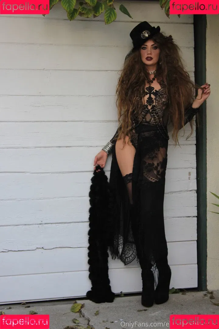 Elenakoshkaxoxo Onlyfans Photo Gallery 