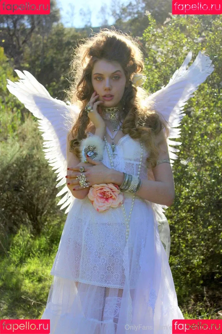 Elenakoshkaxoxo Onlyfans Photo Gallery 
