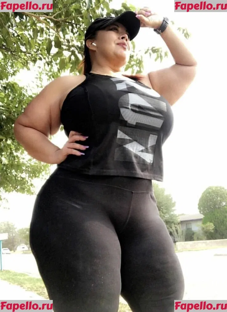 SueAnn Onlyfans Photo Gallery 