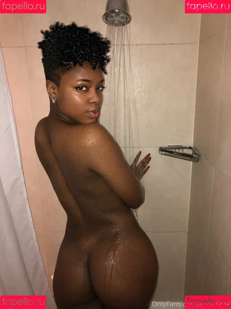 enly10me Onlyfans Photo Gallery 