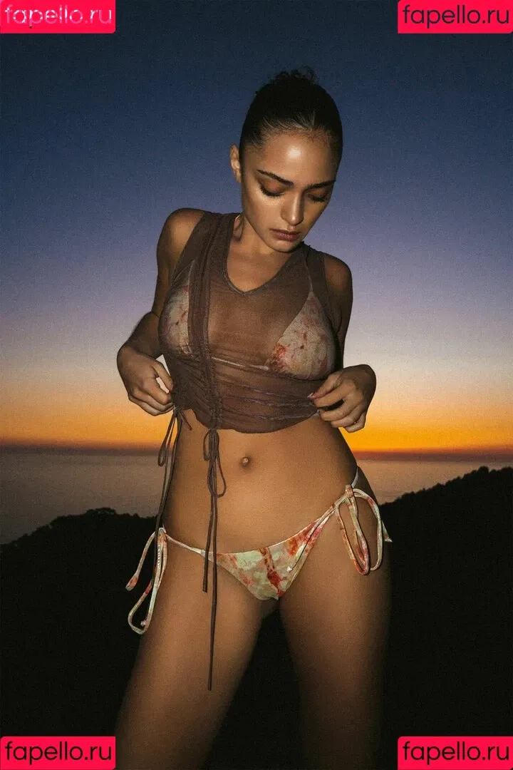 Luna Blaise Onlyfans Photo Gallery 