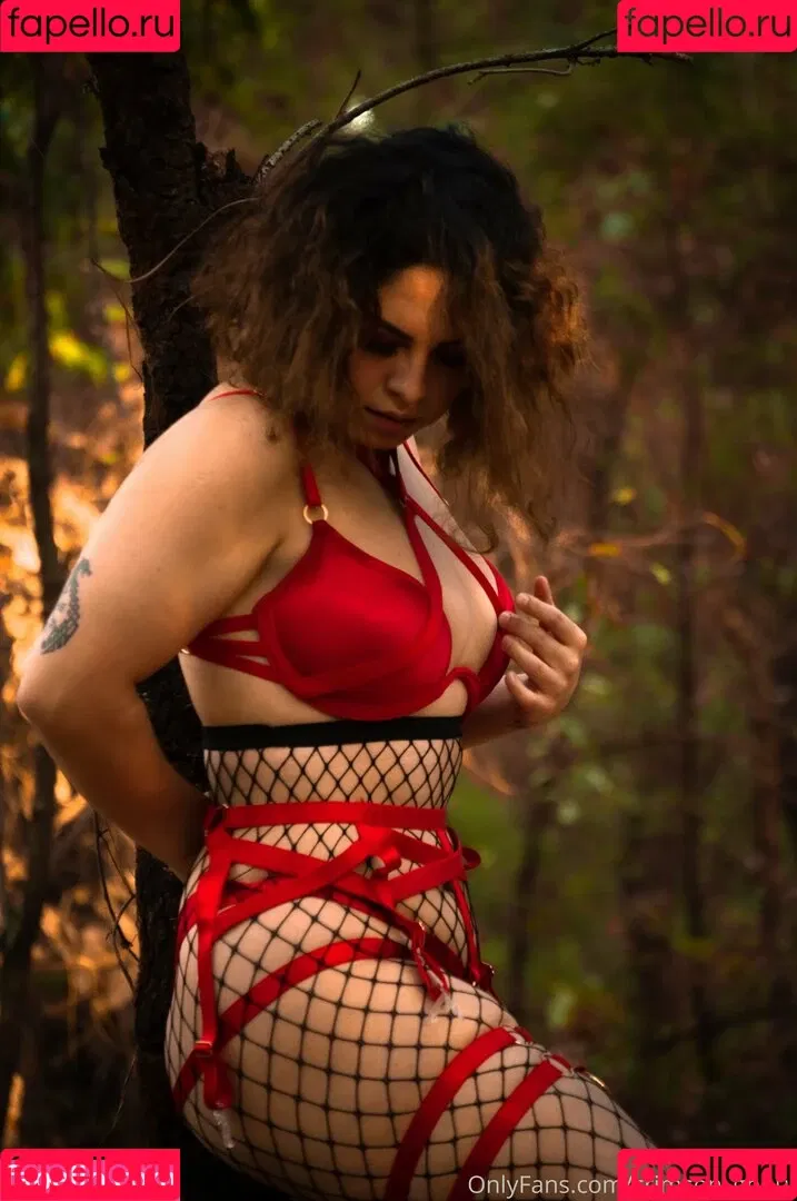 crimson_ghoul Onlyfans Photo Gallery 