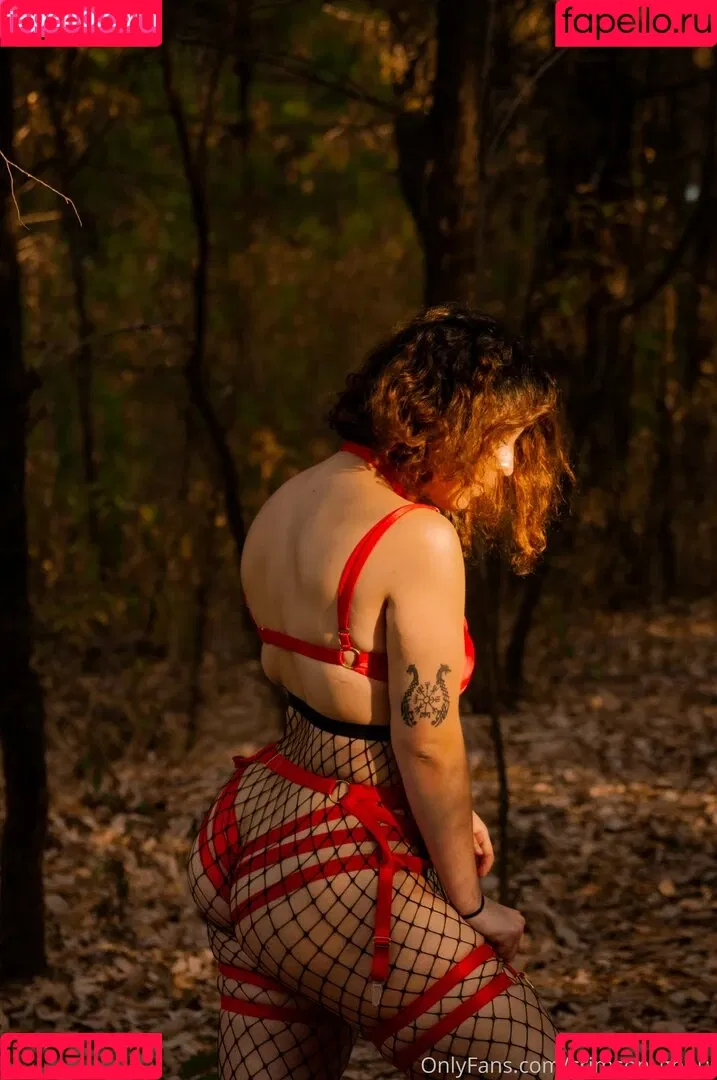 crimson_ghoul Onlyfans Photo Gallery 