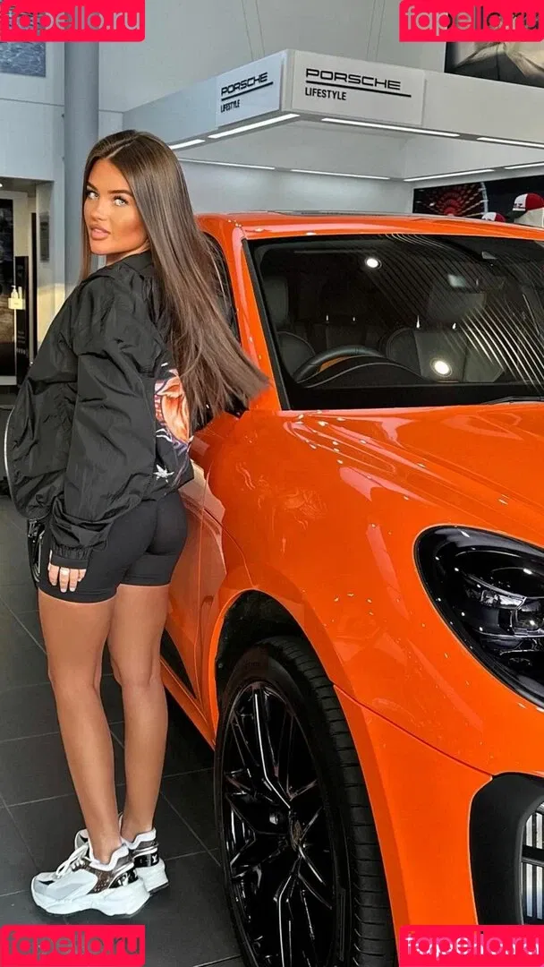 Mia Wood Hall Onlyfans Photo Gallery 