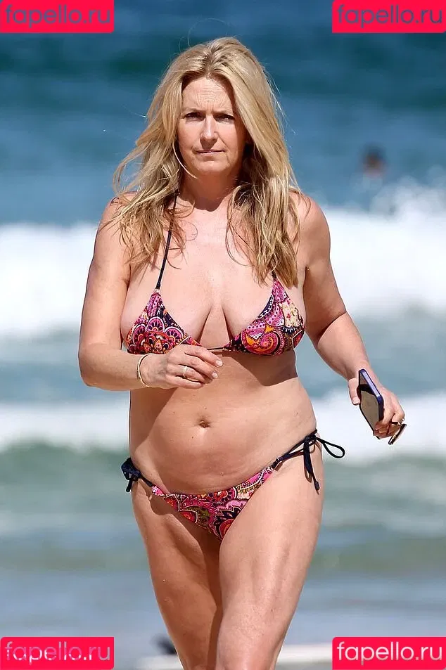 Penny Lancaster Onlyfans Photo Gallery 