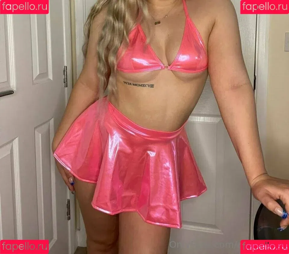 avamaeex Onlyfans Photo Gallery 