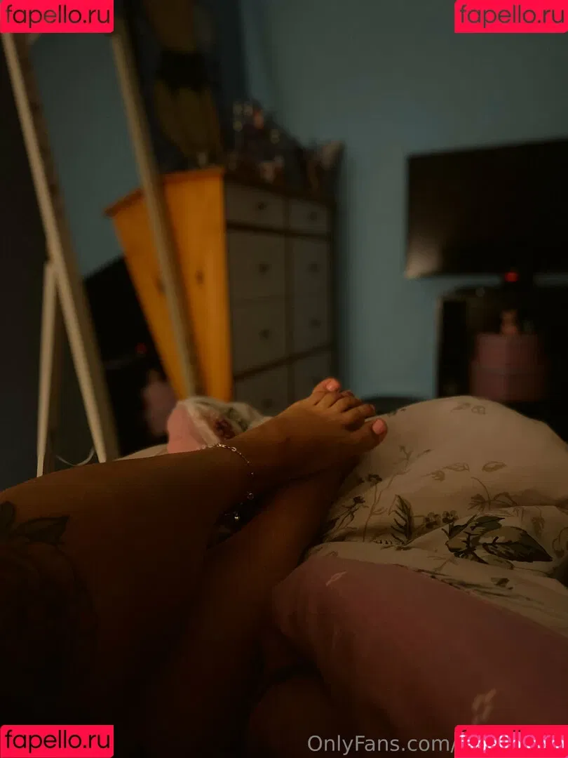 feetloretta Onlyfans Photo Gallery 