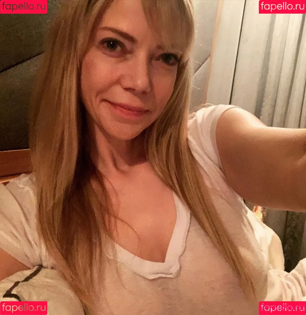 Riki Lindhome Onlyfans Photo Gallery 