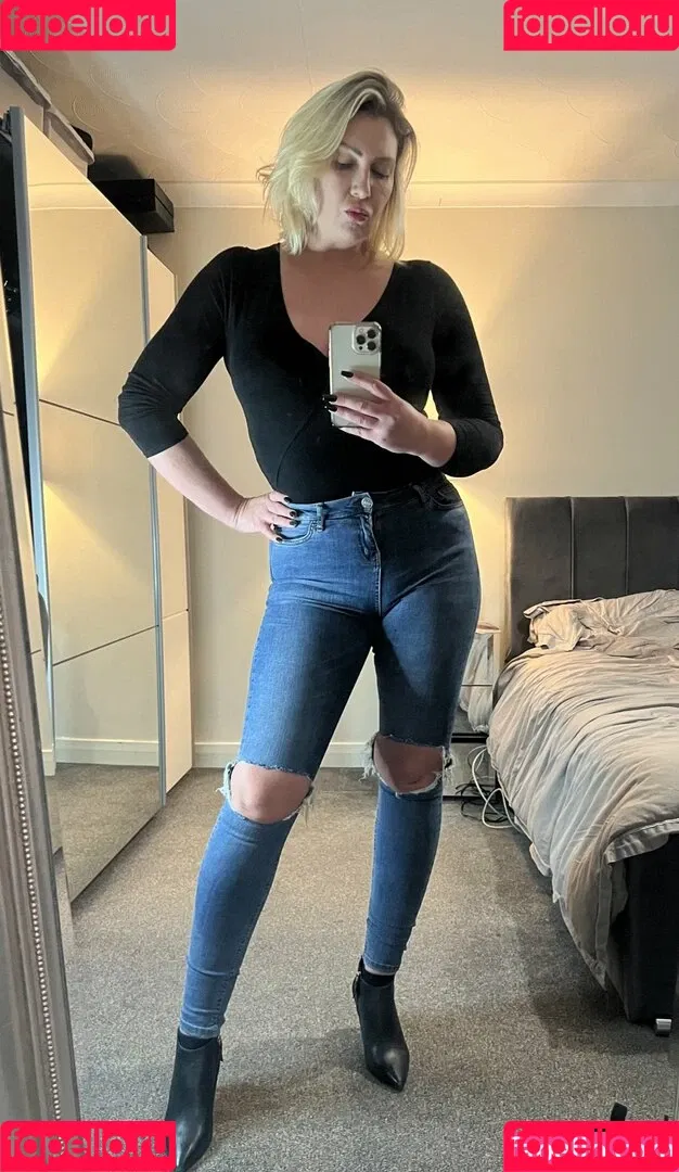 Leigh Darby Onlyfans Photo Gallery 