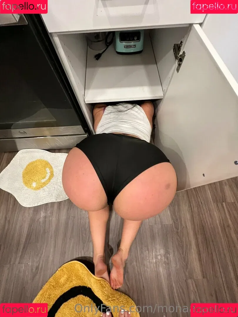 monaazarfree Onlyfans Photo Gallery 