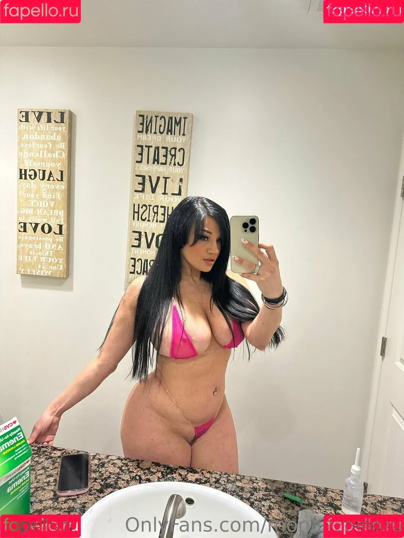 monaazarfree Onlyfans Photo Gallery 