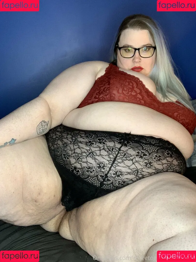 adenahx Onlyfans Photo Gallery 