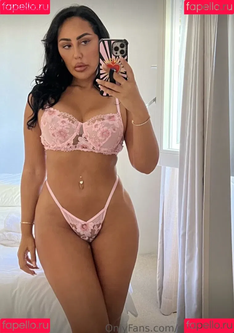 Sophie Kasaei Onlyfans Photo Gallery 