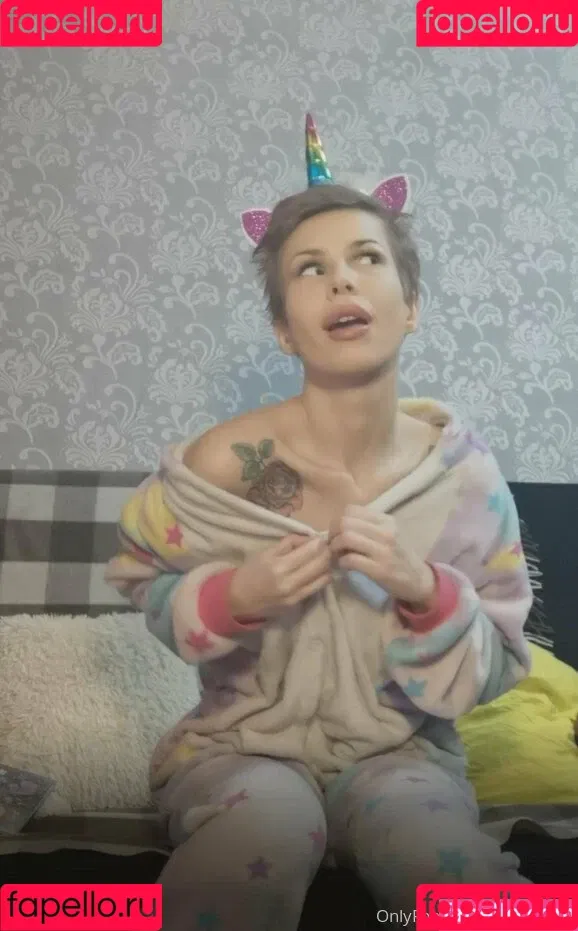 elenahug Onlyfans Photo Gallery 