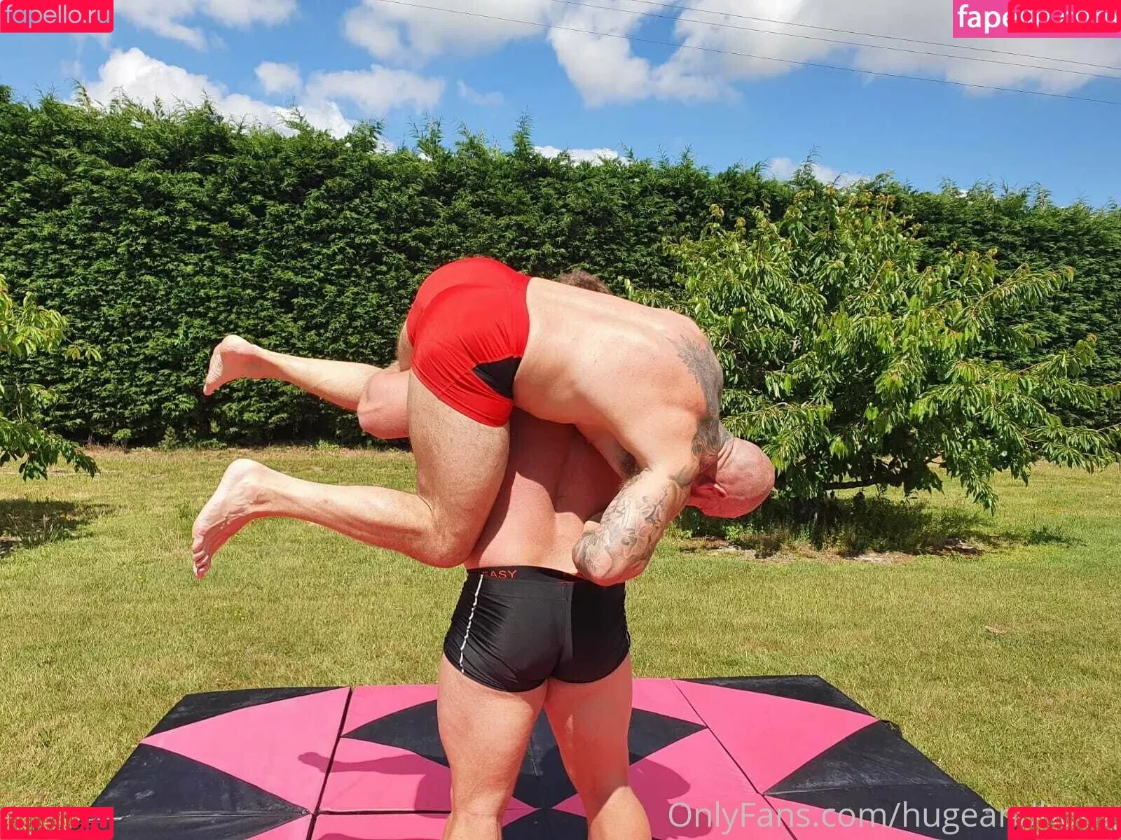 hugeandhung Onlyfans Photo Gallery 