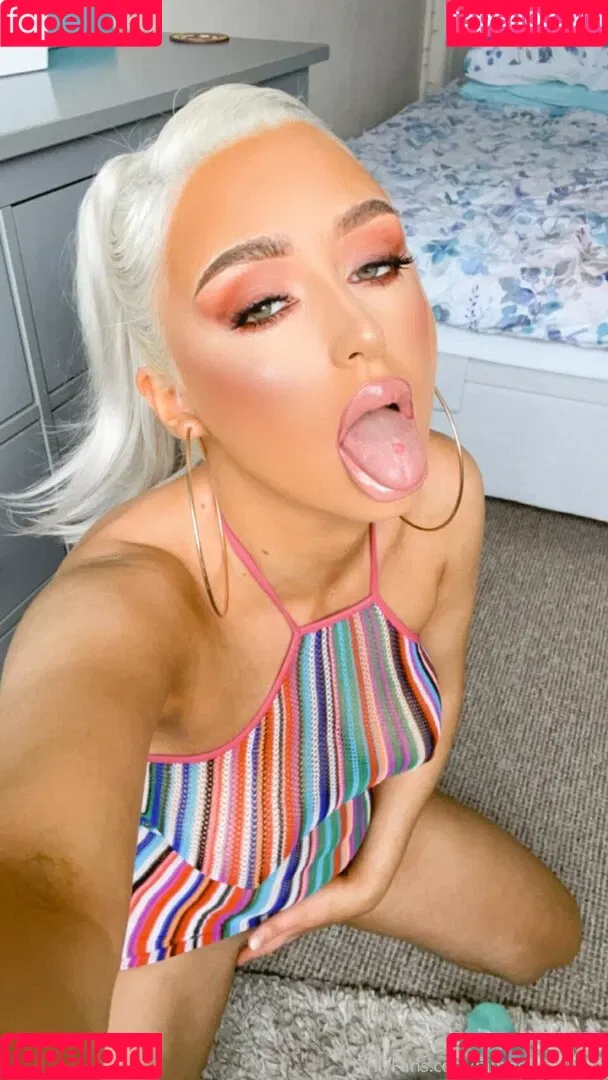 Bimbobrookelle Onlyfans Photo Gallery 