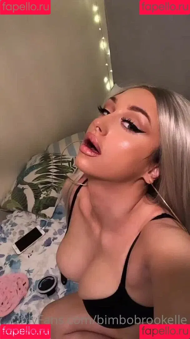 Bimbobrookelle Onlyfans Photo Gallery 