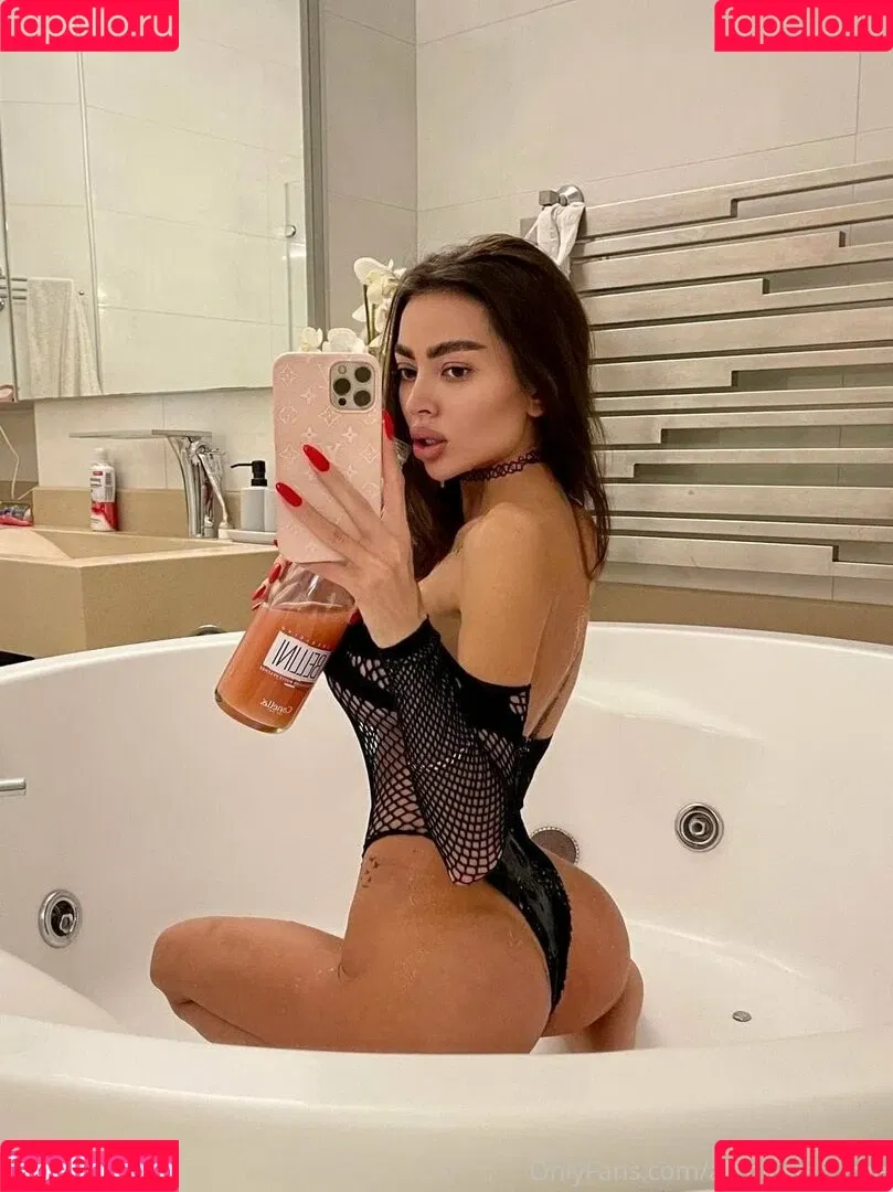 alena_omovych_free Onlyfans Photo Gallery 