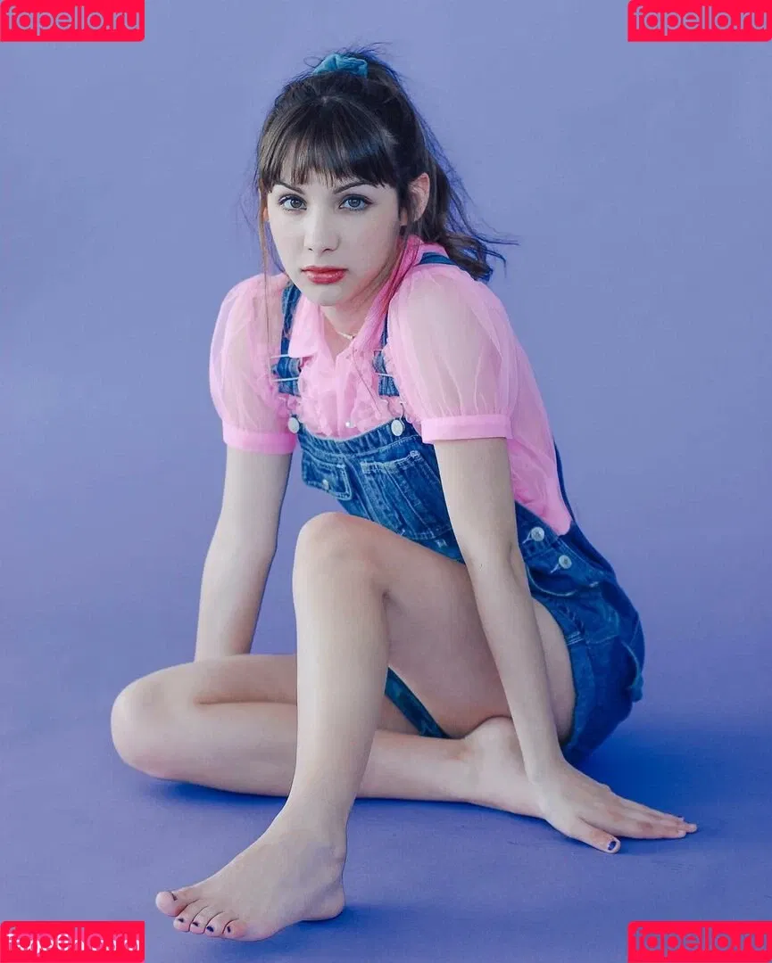 Hannah Marks Onlyfans Photo Gallery 