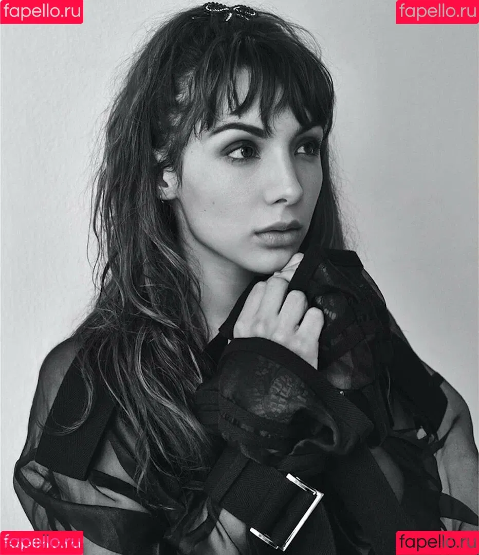 Hannah Marks Onlyfans Photo Gallery 