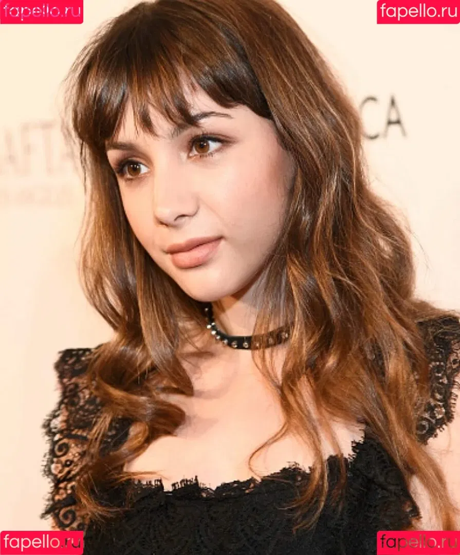 Hannah Marks Onlyfans Photo Gallery 