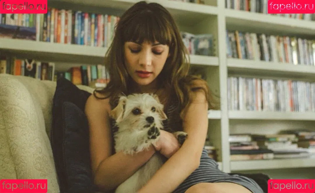 Hannah Marks Onlyfans Photo Gallery 