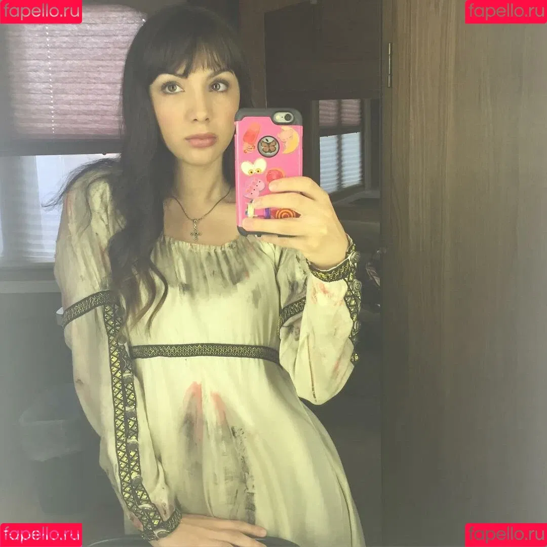 Hannah Marks Onlyfans Photo Gallery 