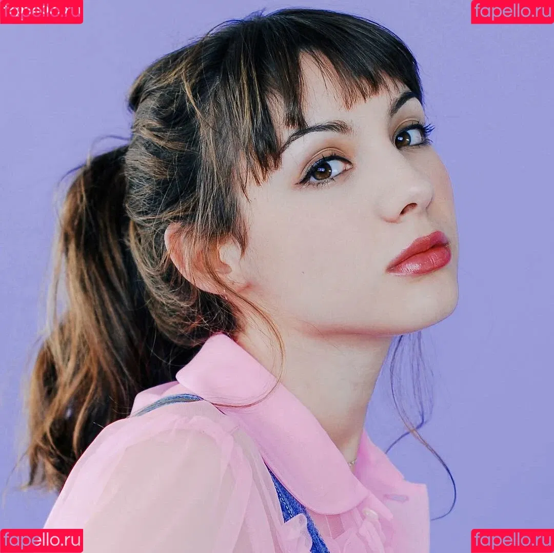 Hannah Marks Onlyfans Photo Gallery 