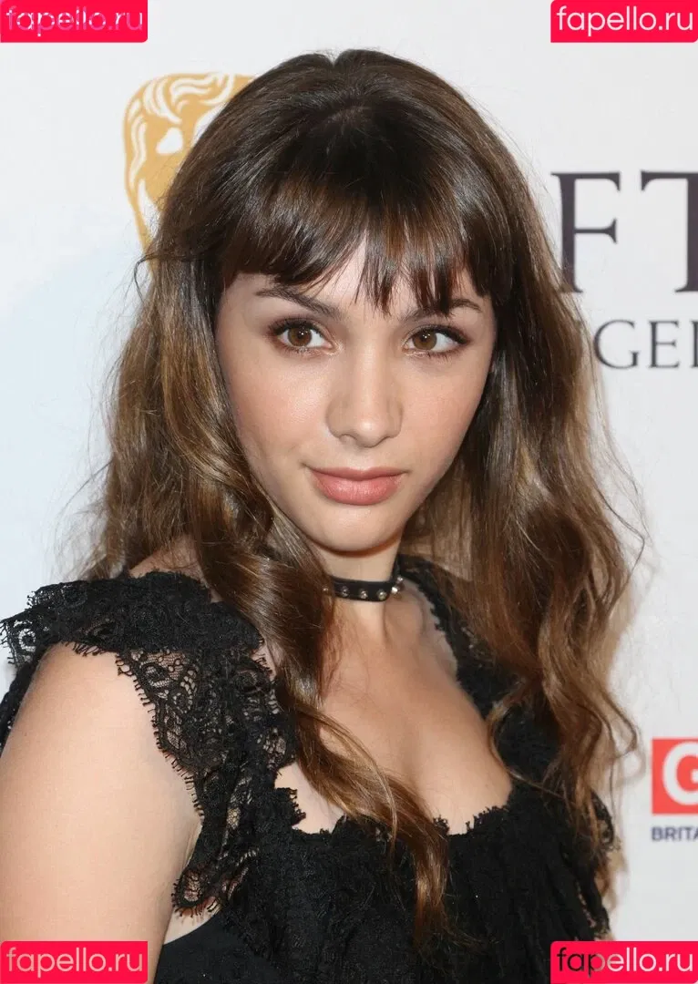 Hannah Marks Onlyfans Photo Gallery 