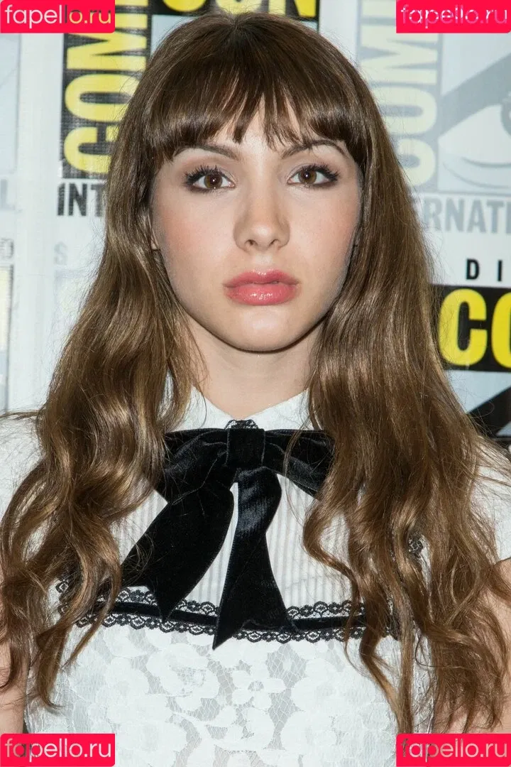 Hannah Marks Onlyfans Photo Gallery 