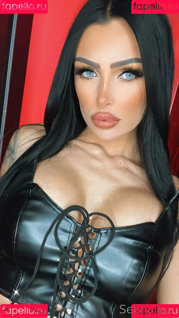 Selina Fox Onlyfans Photo Gallery 