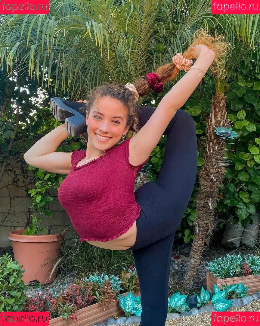 Sofie Dossi Onlyfans Photo Gallery 