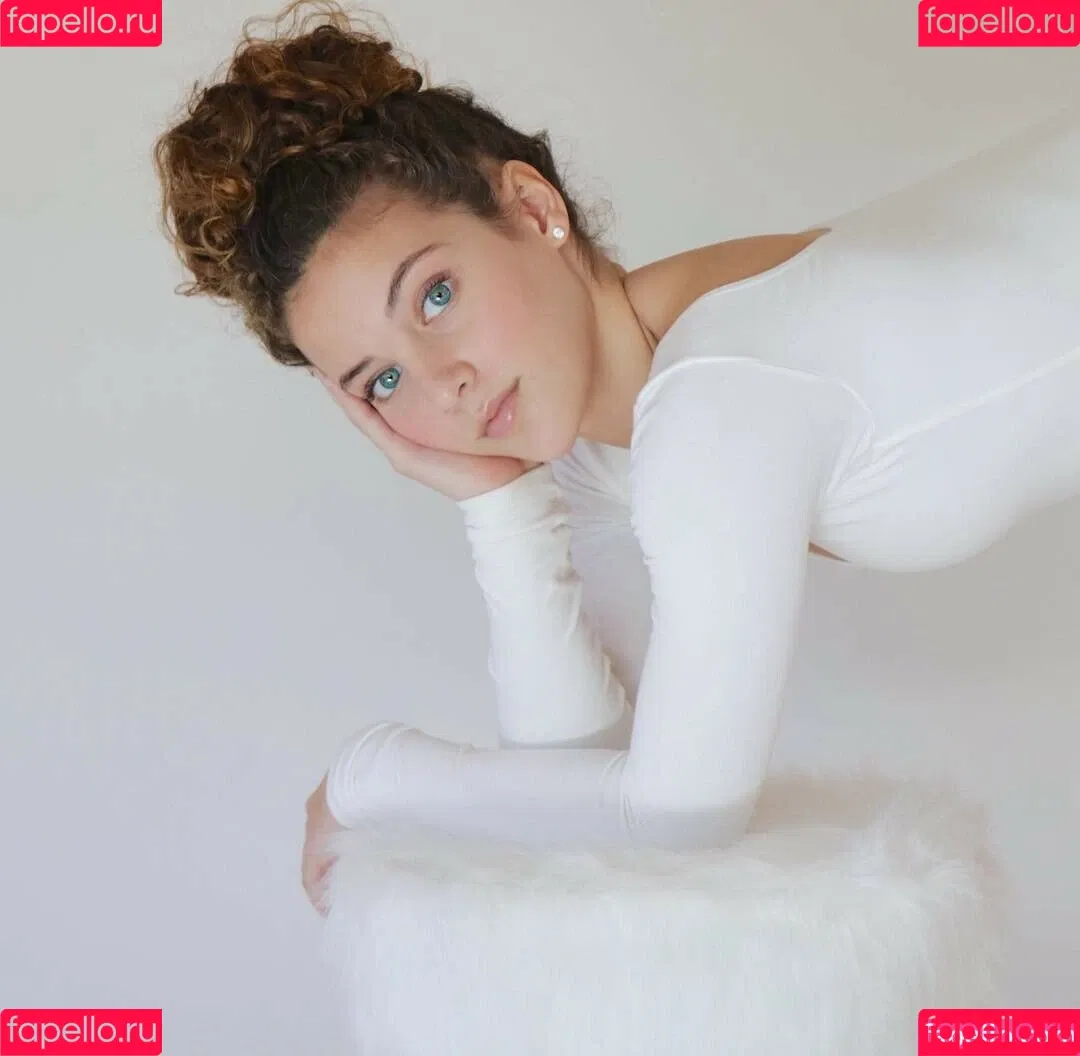 Sofie Dossi Onlyfans Photo Gallery 