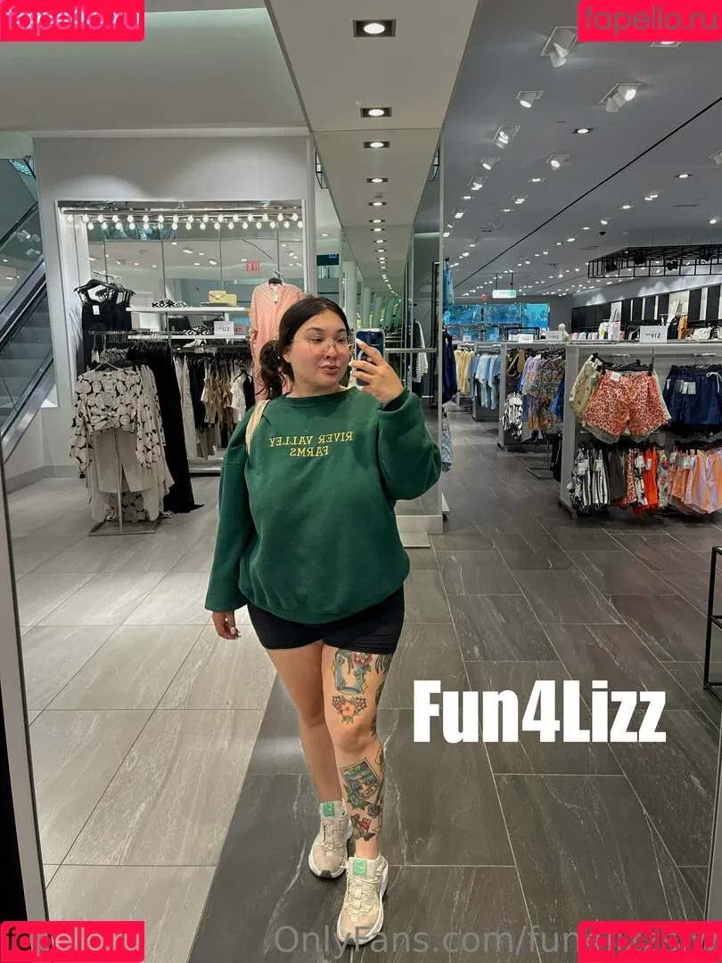 fun4lizzsfw Onlyfans Photo Gallery 