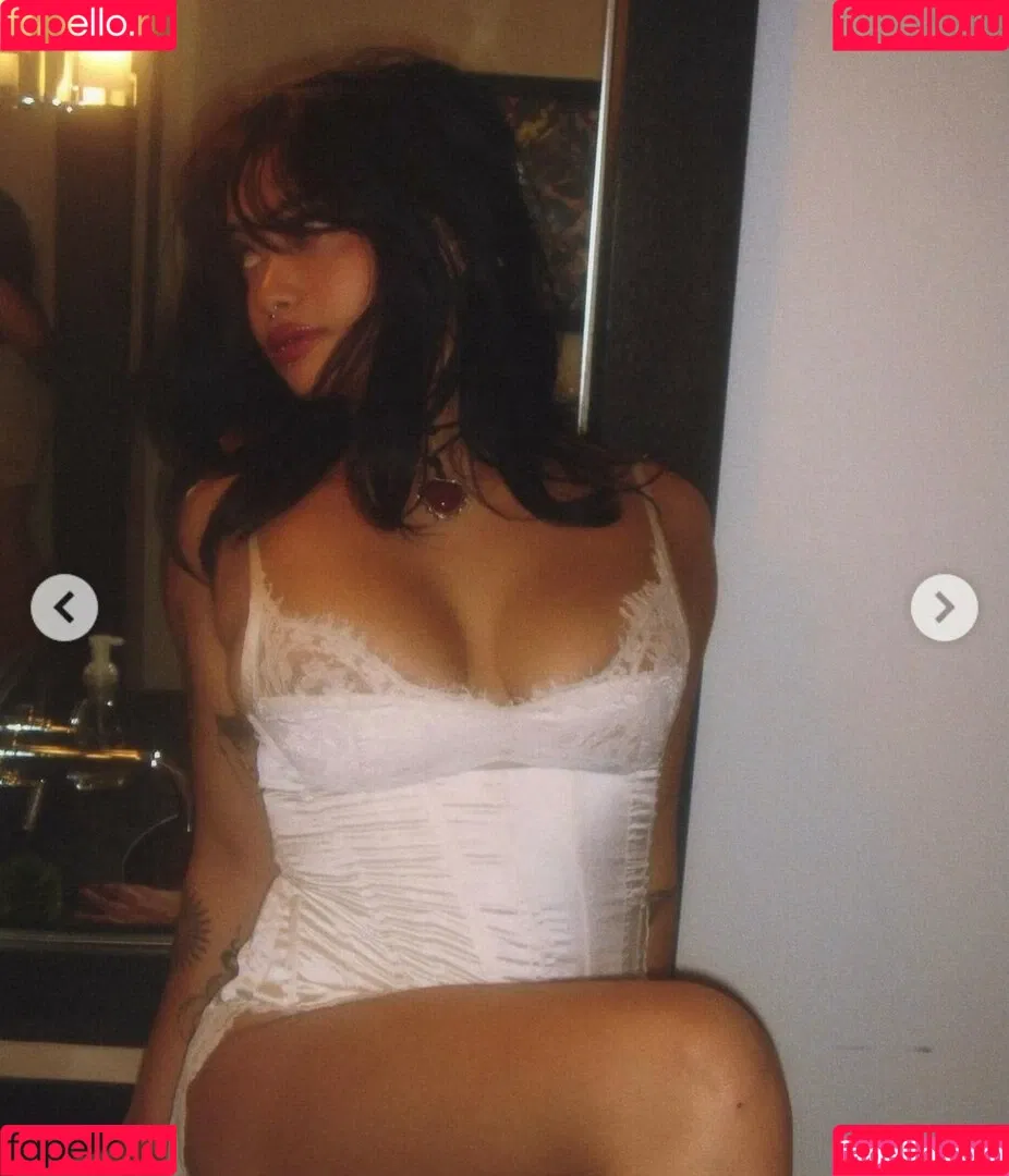 Cleo Lazuli Onlyfans Photo Gallery 