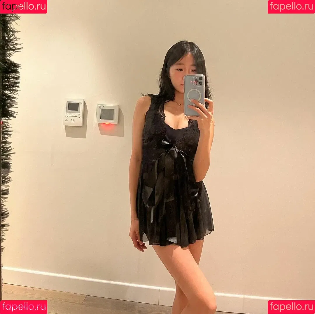 Evelyn Ha Onlyfans Photo Gallery 