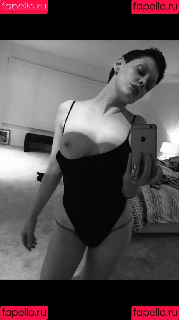 Rose Mcgowan Onlyfans Photo Gallery 