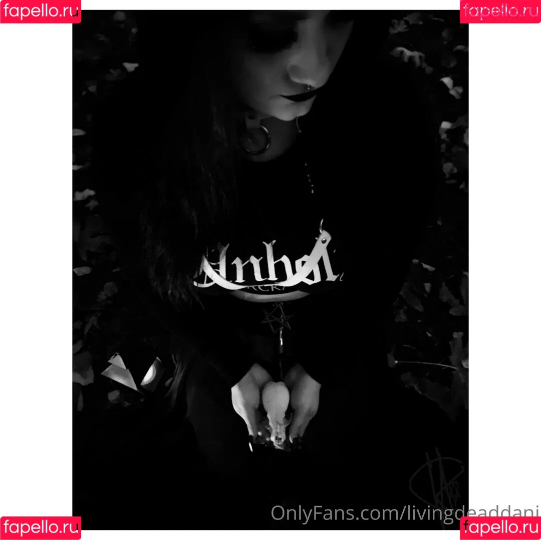 livingdeaddani Onlyfans Photo Gallery 