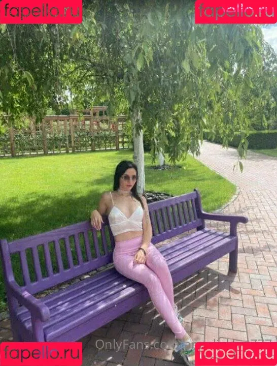 angelina_crystal Onlyfans Photo Gallery 