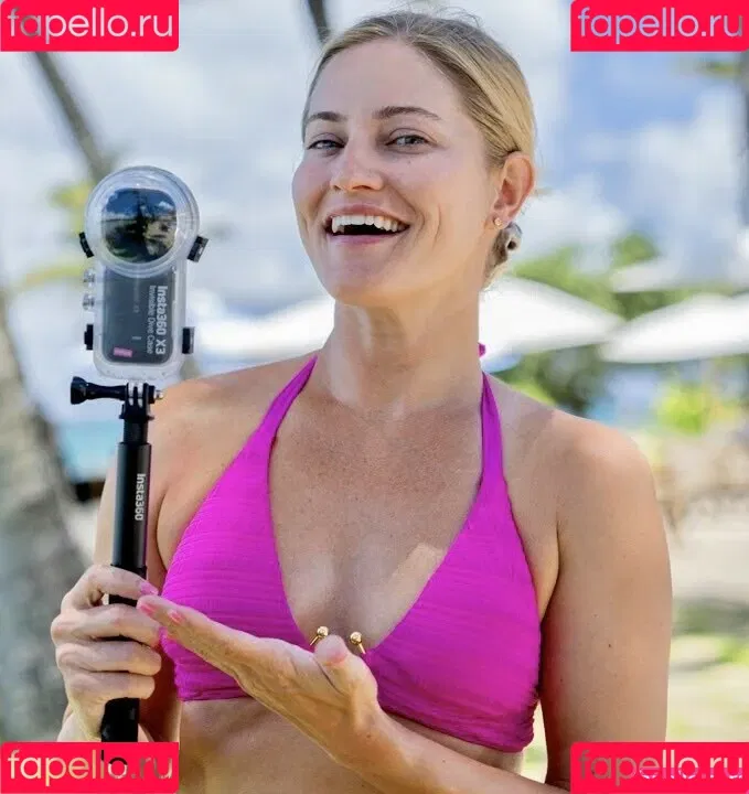 iJustine Onlyfans Photo Gallery 