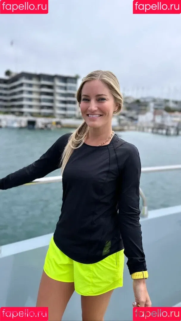 iJustine Onlyfans Photo Gallery 