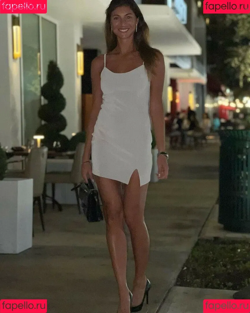 Corinna Dentoni Onlyfans Photo Gallery 