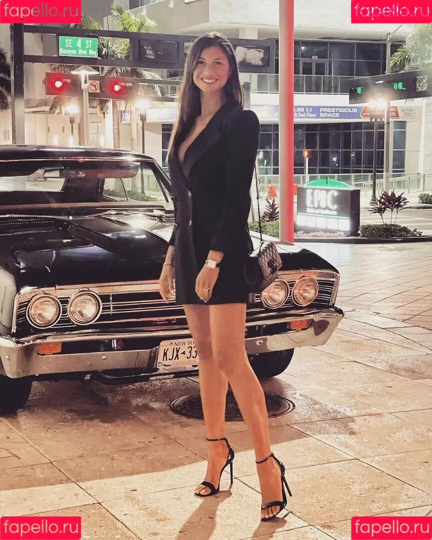 Corinna Dentoni Onlyfans Photo Gallery 