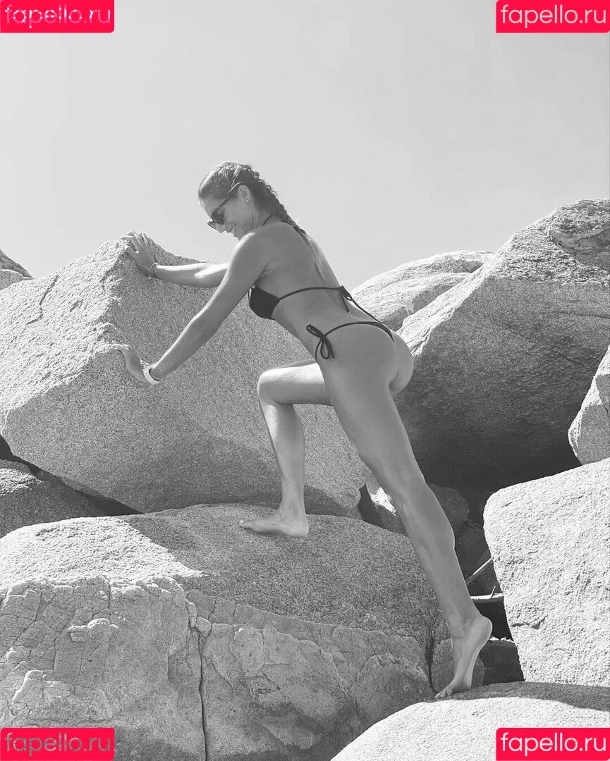 Corinna Dentoni Onlyfans Photo Gallery 