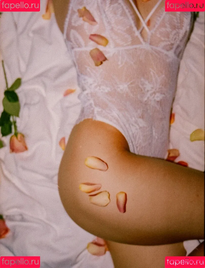 Amelia Korczak Onlyfans Photo Gallery 