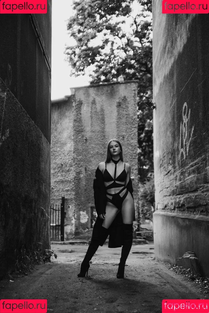Amelia Korczak Onlyfans Photo Gallery 