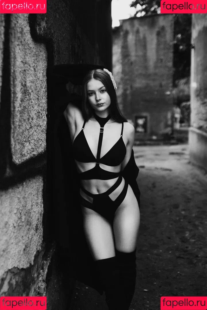 Amelia Korczak Onlyfans Photo Gallery 