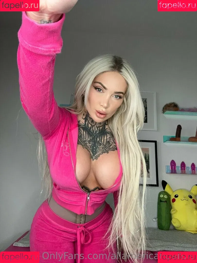 Christina Savoyy Onlyfans Photo Gallery 